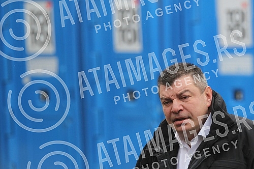 Aleksandar Vulin - Labor Minister, Nebojsa Stefanovic - Interior Minister Zoran Djordjevic - Defence Minister Miroslav Cuckovic - Obrenovac Mayor visited the temporary reception center for migrants.Aleksandar Vulin - ministar za rad, Nebojsa Stefano