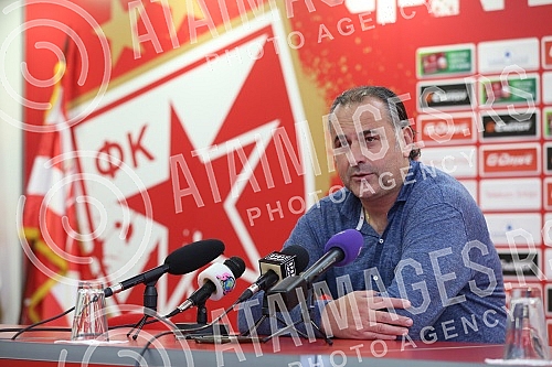 Extraordinary press conference Miodrag Bozovic - Count the occasion by resigning as coach of FC Red Star.Vanredne pres konferencija Miodraga Bozovica - Grof povodom podnosenja ostavke na mesto trenera Fudbalskog kluba Crvena zvezda.