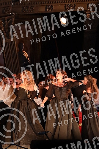 The project Opera on the water on the plateau behind the Geozavod was realized for the fourth time in the capital of Serbia, and the program included an all-evening performance of the opera Rigoletto, in which the main title role was played by the fa