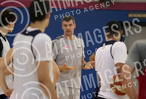Training of basketball players Mega Bemax and new coach Vlado Jovanovic.Trening kosarkasa Mega Bemax i novog trenera Vlade Jovanovica.