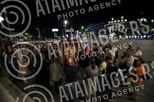 12. The Vidovdan liturgy with the blessing of His Eminence the Bishop of Raska and Prizren in exile G. G. Ksenofont began with a gathering at the monument to Prince Mihailo, where the Akathist was consecrated to the Holy Great Martyr Prince Lazar, an