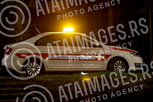 The arrival of communal police (militia) on Belgrade rafts in order to control the implementation of measures in the fight against the crown.
Dolazak komunalne policije (milicije) na beogradske splavove kako bi kontrolisali sprovodjenje mera u borbi The arrival of communal police (militia) on Belgrade rafts in order to control the implementation of measures in the fight against the crown.
Dolazak komunalne policije (milicije) na beogradske splavove kako bi kontrolisali sprovodjenje mera u borbi