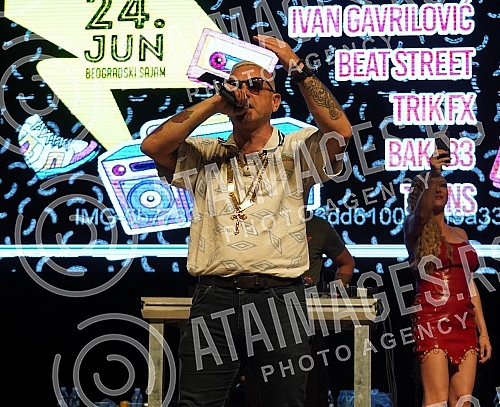 The first edition of the Belgrade festival I love the nineties was held in the atrium of the Belgrade Fair.Prvo izdanje beogradskog festivala Ja volim devedesete odrzan je u atrijumu Beogradskog sajma.