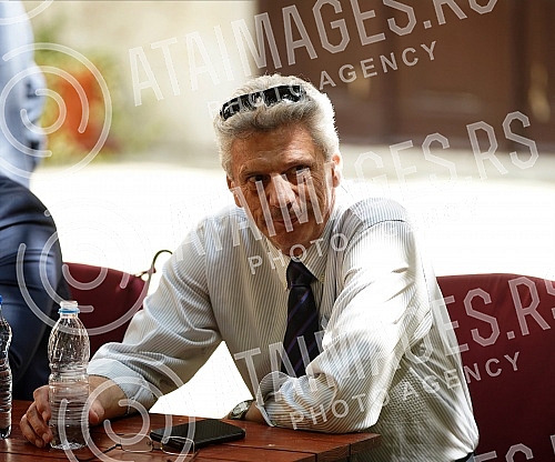 Press conference on the occasion of the opening of the summer theater stage THEATER (which will be located in the yard of the Captain Misina building - Rectorate of the University of Belgrade). Konferencija za medije povodom otvaranja letnje pozori