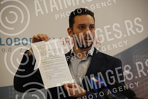 A press conference was held in the premises of the Movement of Free Citizens, by the President of PSG Pavle Grbovic, on allegations of parallel intelligence structures in the company Elektroprivreda Srbije.U prostorijama Pokreta slobodnih gradjana 