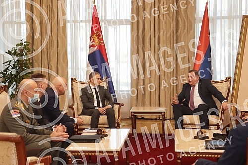 Serbian member and BiH Presidency chairman Milorad Dodik met with serbian defense minister Nebojsa Stefanovic in Banja Luka. Srpski clan i predsjedavajuci Predsjednistva BiH Milorad Dodik sastao se u Banjaluci sa ministrom odbrane Srbije Nebojsom S