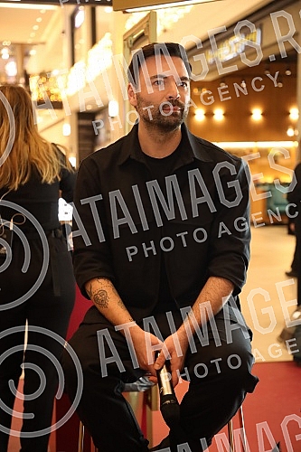 Famous Italian brand KIKO Milano is organizing the first MAKE-UP MARATHON this weekend in the shopping center Galerija in Belgrade, and on the first day the first face of the KIKO Milano brand in Serbia, influencer Dunja Jovanic and make-up artist Dr