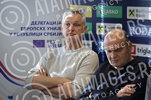 A press conference was held at the Basketball House on the occasion of the fourteenth Dragisa Saric Veterans Memorial Tournament, in which 55 teams from Europe are participating.
U Kuci kosarke odrzana je konferencija za medije povodom cetrnaestog M A press conference was held at the Basketball House on the occasion of the fourteenth Dragisa Saric Veterans Memorial Tournament, in which 55 teams from Europe are participating.
U Kuci kosarke odrzana je konferencija za medije povodom cetrnaestog M