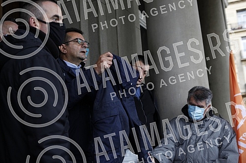 In front of the Belgrade City Assembly, the Movement for Reversal 