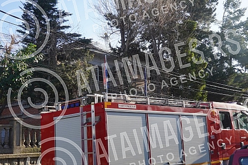A fire broke out in the residence of the Croatian Embassy, located at 17b Sanje Zivanovic Street in Senjak. U rezidenciji Hrvatske ambasade koja se nalazi u Ulici Sanje Zivanovic 17b na Senjaku  izbio je pozar.
