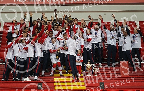 The traditional ceremony of awarding cups and medals intended for the winners of the Linglong Tire Super League of Serbia.Tradicionalna ceremonija dodele pehara i medalja namenjenih osvajacima Linglong Tire Super lige Srbije