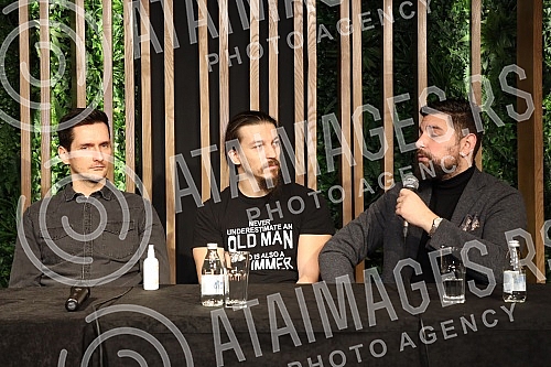 A press conference on the occasion of the concert of the SARS group in Kombank Hall was held at the Club Lisbon.Konferencija za medije povodom koncerta grupe SARS u Kombank dvorani, odrzana je u Klubu Lisabon.\