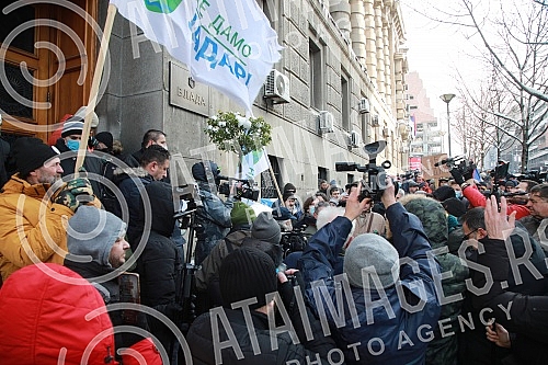 The Association of Environmental Organizations of Serbia - We Know Not to Give organized a blockade of the building of the Government of Serbia in order to remind members of the Government that they sent them requests.Savez Ekoloskih organizacija S