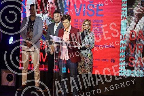 The start of the youth vaccination campaign has been announced at the Belgrade Youth Center.U Domu omladine Beograda najavljen pocetak kampanje za vakcinaciju mladih. 