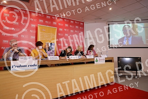 A press conference was held on the occasion of World Population Day on July 11, organized by the United Nations Population Fund (UNFPA).
Odrzana je konferencija za medije povodom Svetskog dana stanovnistva 11. jula, u organizaciji Populacionog fonda A press conference was held on the occasion of World Population Day on July 11, organized by the United Nations Population Fund (UNFPA).
Odrzana je konferencija za medije povodom Svetskog dana stanovnistva 11. jula, u organizaciji Populacionog fonda