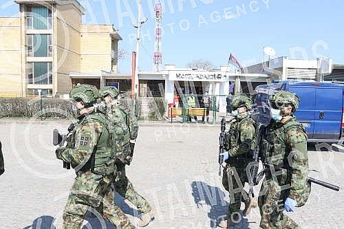 The reception center Adasevci located on the highway Belgrade - Zagreb is 15 km away from the official border crossing between Serbia and Croatian - Batrovci. Prihvatni centar Adasevci  na auto-putu Beograd - Zagreb na 15 km udaljenosti od zvanicnog