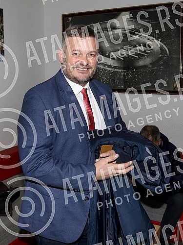 An extraordinary press conference of the Waterpolo Club Crvena zvezda after the incident and attacks on players in Split (Croatia).
Vanredna pres konferencija Vaterpolo kluba Crvena zvezda posle incidenta i napada na igrace u Splitu. An extraordinary press conference of the Waterpolo Club Crvena zvezda after the incident and attacks on players in Split (Croatia).
Vanredna pres konferencija Vaterpolo kluba Crvena zvezda posle incidenta i napada na igrace u Splitu.