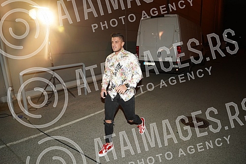 Superfinale of the fifth season of the reality program Zadruga, which is broadcast on Pink TV.Superfinale pete sezone rijaliti programa Zadruga koji se emituje na televiziji Pink.