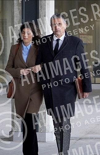 Iva Ilincic is coming to the Higher public prosecutor's office to give a statement regarding the case in which Miroslav Mike Aleksic is accused of sexually harassing and raping his students.Iva Ilincic dolazi u Vise javno tuzilastvo kako bi dala iz