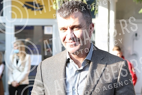 New post offices have been opened in Ulica Prve pruge 1 in Zemun.
U Ulici Prve pruge 1 u Zemunu otvorena je nove poste. New post offices have been opened in Ulica Prve pruge 1 in Zemun.
U Ulici Prve pruge 1 u Zemunu otvorena je nove poste.