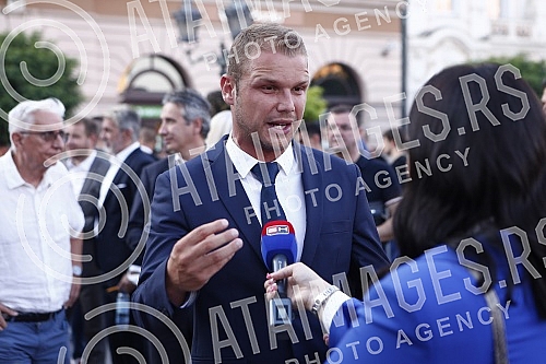 The state manifestation dedicated to the memory of all martyred and exiled Serbs on the occasion of the 27th anniversary of the military action Storm, this year was held in Novi Sad on Freedom Square.Drzavna manifestacija posvecena secanju na sve st