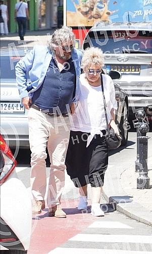 The ceremonial presentation of the 51st Golden Beocug Award and the Charter was held on the Grand Stage of the National Theater.Svecano urucenje 51. nagrade Zlatni Beocug i Povelje odrzano je  na Velikoj sceni Narodnog pozorista.