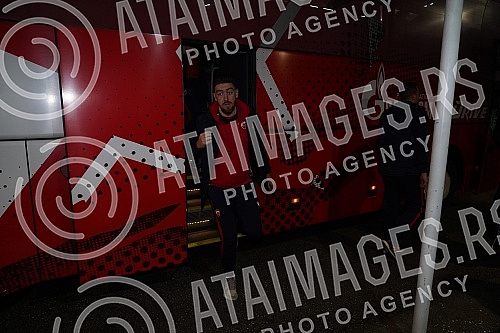 Delije, Red Star FC fans, organized a reception for the football players who achieved a historic success with a draw against Braga (1: 1) on Thursday night - a direct placement in the eighth finals of the Europa League, which is the biggest result of