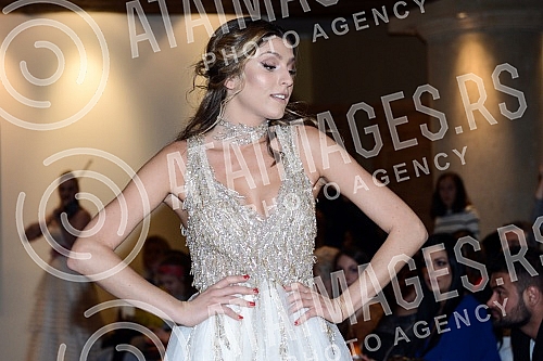 A celebrated lady magazine in wedding dresses at Hyatt Hotel was held.
Odrzana revija poznatih dama u vencanicama u hotelu Hyatt. A celebrated lady magazine in wedding dresses at Hyatt Hotel was held.
Odrzana revija poznatih dama u vencanicama u hotelu Hyatt.