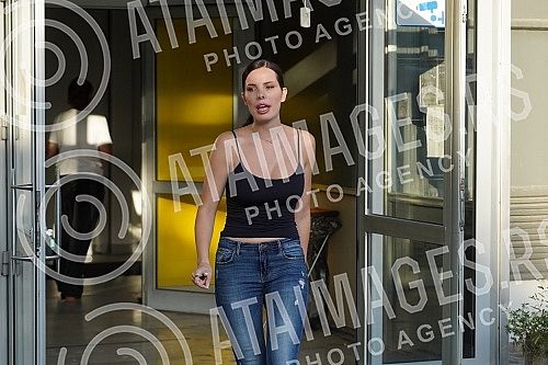 Meeting with the cast and crew of the series 