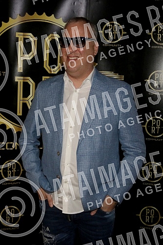 Performance of Sasa Mtic held on raft Port.Nastup Sase Matica na splavu Port.