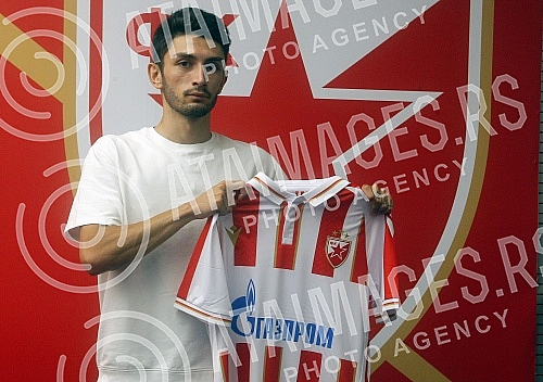The promotion of the new player Irakli Azarovi was held in the premises of FC Crvena Zvezda
U prostorijama FK Crvena zvezda odrzana je promocija novog igraca Iraklija Azarova. The promotion of the new player Irakli Azarovi was held in the premises of FC Crvena Zvezda
U prostorijama FK Crvena zvezda odrzana je promocija novog igraca Iraklija Azarova.