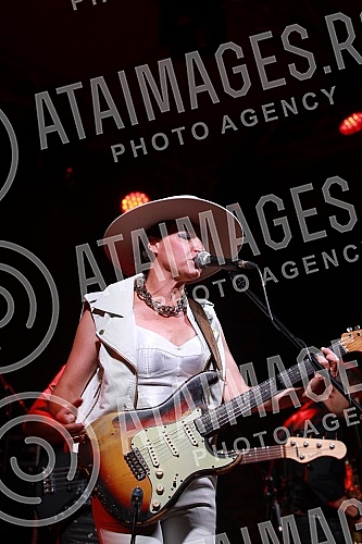 Famous blues guitarist and singer Ana Popovic performed with her band in Belgrade's Barutana, as part of a European tour promoting her latest album 