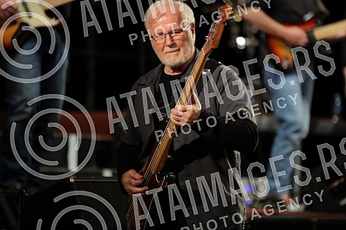 A concert in honor of the legendary drummer Dragoljub Djuricic, the man with the biggest smile on the domestic music scene, was held at the Atelier 212 theater.Koncert u cast legendarnog bubnjara Dragoljuba Djuricica, coveka sa najvecim osmehom na 