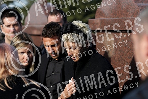 Funeral of Divna Karleusa held on Beanijsko cemetary.Sahrana povodom smrti Divne Karleuse odrzana na Bezanijskom groblju.