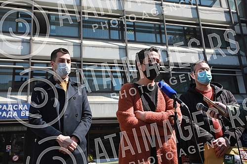 In front of the City administration, a press conference was held by the representatives of the initiative Let's Not Drown Belgrade (Ne davimo Beograd) on the occasion of submitting objections to the plan for the construction of a business-residential