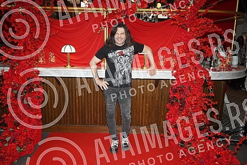 The premiere of the video Rana and the promotion of the album Cinema (Bioskop) by Seka Aleksic was held at the Cinestar cinema in the Ada Mall shopping center.Premijera spota Rana i promocija albuma Bioskop Seke Aleksic odrzana je u bioskopu Cinest