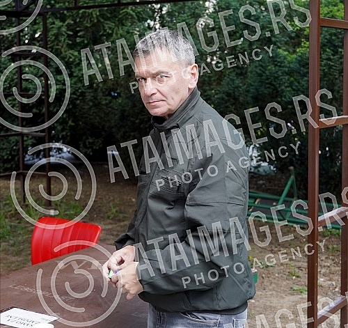 Zoran Kesic in front of the United media studio where the show 
