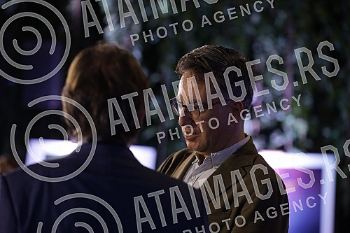 The double, 54th and 55th editions of Bitef, were officially opened tonight at the Yugoslav Drama Theater.Dvostruko, 54. i 55. izdanje Bitefa, svecano je otvoreno veceras u u Jugoslovenskom dramskom pozoristu