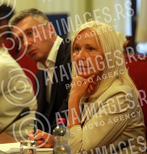 The session of the Health and Family Committee was held in the House of the National Assembly.Sednica Odbora za zdravlje i porodicu odrzana je u Domu Narodne skupstine.
