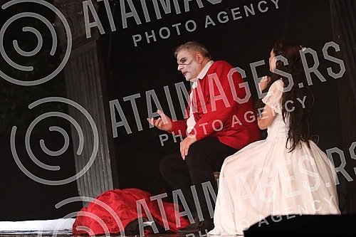 The project Opera on the water on the plateau behind the Geozavod was realized for the fourth time in the capital of Serbia, and the program included an all-evening performance of the opera Rigoletto, in which the main title role was played by the fa