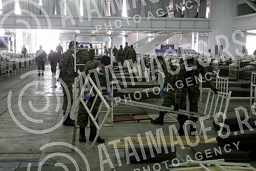 Military beds set up in the halls 1 and 4 of the Belgrade Fair for people with milder sympoms of coronavirus.Vojni kreveti postavjeni u halama 1 i 4 Beogradskog sajma za ljude koji imaju blaze simtome korona virusa.