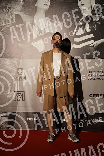 On the occasion of marking thirty years of MS Click, she paid tribute to one of the most important domestic fashion designers to the recently deceased, legendary fashion designer Aleksandar Joksimovic with a fashion show on the plateau in front of th