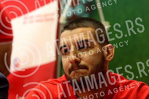 An extraordinary press conference of the Waterpolo Club Crvena zvezda after the incident and attacks on players in Split (Croatia).Vanredna pres konferencija Vaterpolo kluba Crvena zvezda posle incidenta i napada na igrace u Splitu.