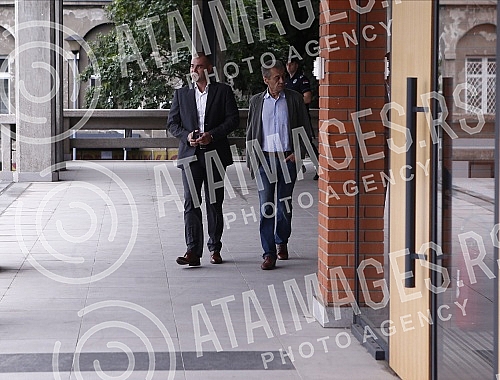 The High Court in Belgrade will issue a first-instance verdict to the former deputy head of the SBPOK, Goran Papic, on charges that in April 2020 he urged the return of the confiscated armored vehicle to Marko Miljkovic, who is now accused of organiz The High Court in Belgrade will issue a first-instance verdict to the former deputy head of the SBPOK, Goran Papic, on charges that in April 2020 he urged the return of the confiscated armored vehicle to Marko Miljkovic, who is now accused of organiz