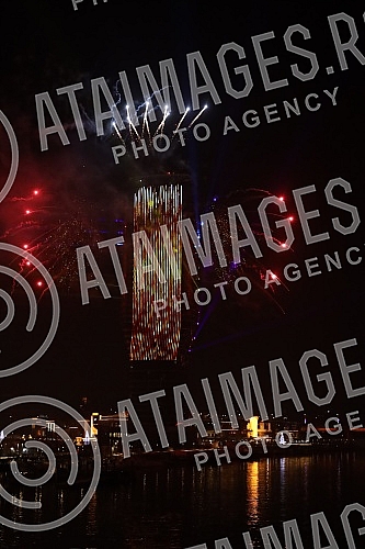 In the spirit of the festive mood, fireworks accompanied by a laser projection were fired from the tallest building in the region, the Belgrade Tower, at midnight between January 13th and 14th.U duhu praznicnog raspolozenja sa najvise zgrade u regi