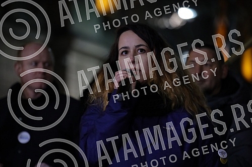 In front of the Presidency of Serbia, despite the ban on the gathering, several hundred citizens gathered at a protest organized by the organization Kreni - Promeni, demanding a ban on the extraction of pine and lithium.
Ispred Predsednistva Srbije, In front of the Presidency of Serbia, despite the ban on the gathering, several hundred citizens gathered at a protest organized by the organization Kreni - Promeni, demanding a ban on the extraction of pine and lithium.
Ispred Predsednistva Srbije,