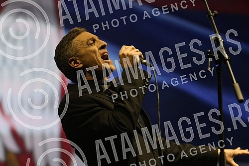 As part of the celebration of the Day of the Serbian Army, the Revue Orchestra and the Mixed Choir of the Art Ensemble of the Ministry of Defense Stanislav Binicki organized a concert in Kombank Hall.U okviru obelezavanja Dana Vojske Srbije, Revijs