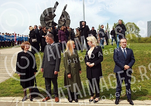A state ceremony dedicated to the National Day of Remembrance of the Republic of Serbia for the victims of the Holocaust, genocide and other victims of fascism was held on the Coast of Jasenovac Victims.Drzavna ceremonija posvecena obelezavanju nac