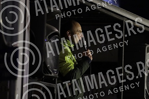 Several organizations and political parties called on citizens to gather in Belgrade's Republic Square, where those arrested and beaten during a peaceful protest and representatives of the organizers involved in the blockade will address those gather