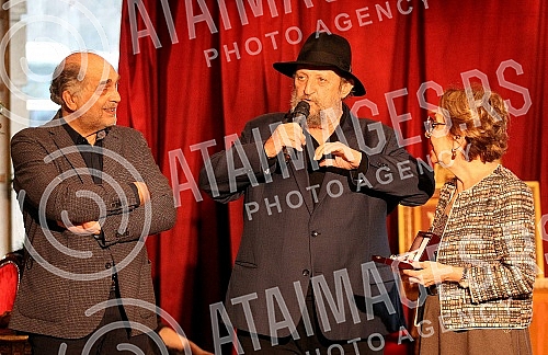 Actor Petar Bozovic was awarded the prize of the Association of dramatic artists of Serbia for his life's work in 2020 - the Dobrica ring award.
Glumcu Petru Bozovicu urucena nagrada Udruzenja dramskih umetnika Srbije za zivotno delo u 2020. godini Actor Petar Bozovic was awarded the prize of the Association of dramatic artists of Serbia for his life's work in 2020 - the Dobrica ring award.
Glumcu Petru Bozovicu urucena nagrada Udruzenja dramskih umetnika Srbije za zivotno delo u 2020. godini